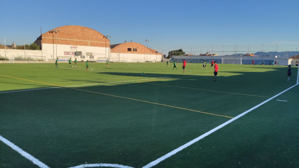 Renovació de la gespa del Camp de Futbol