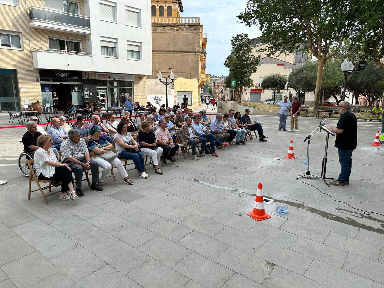 El Regidor de Cultura en funcions, Xavier Rota, davant els assistents a l'acte d'homenatge