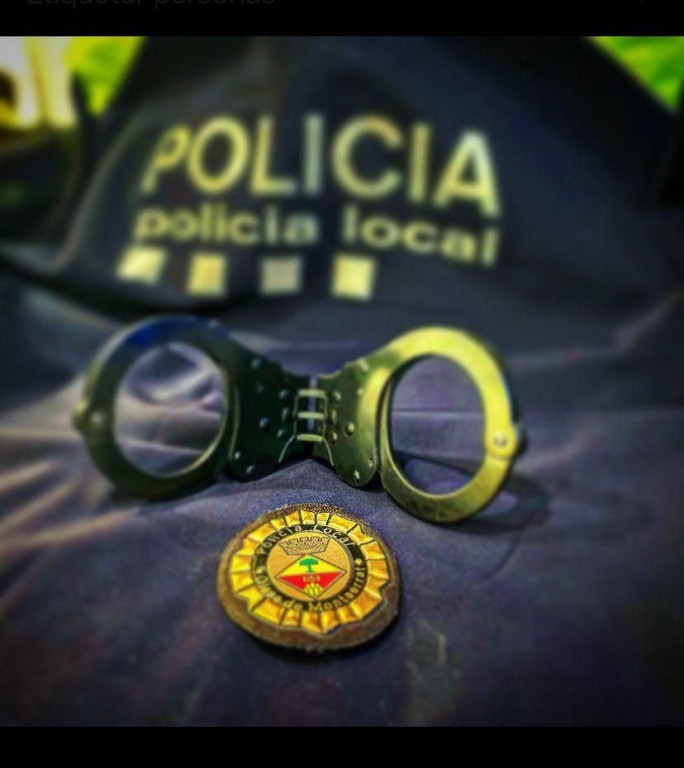 Policia Local, manilles i xapa