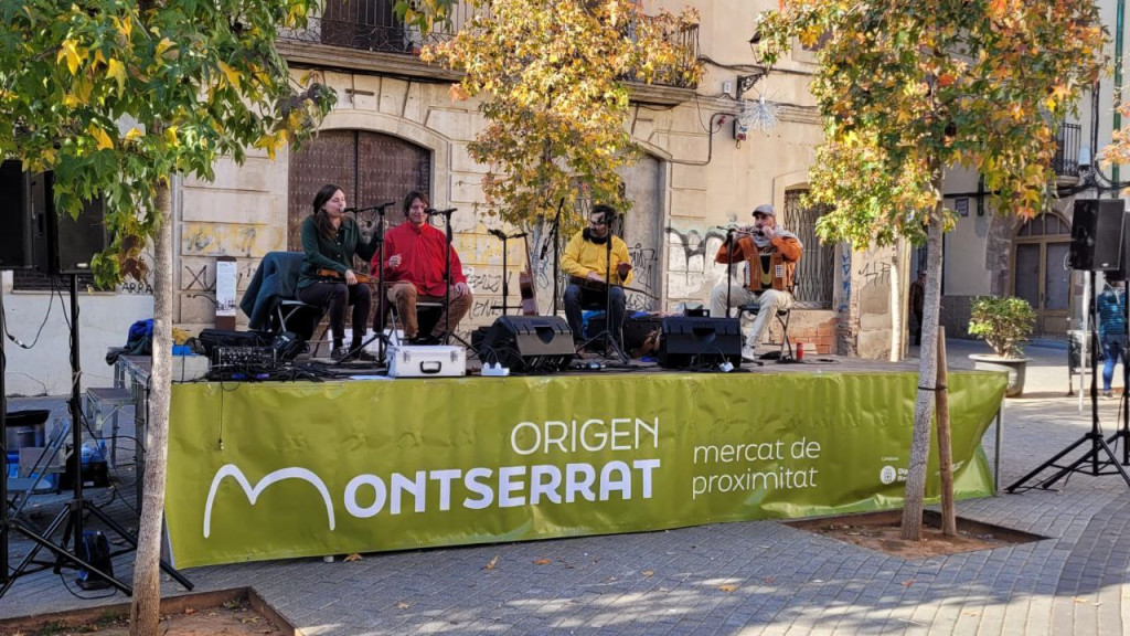 Concert de Corrandes són corrandes (tres nois i una noia)