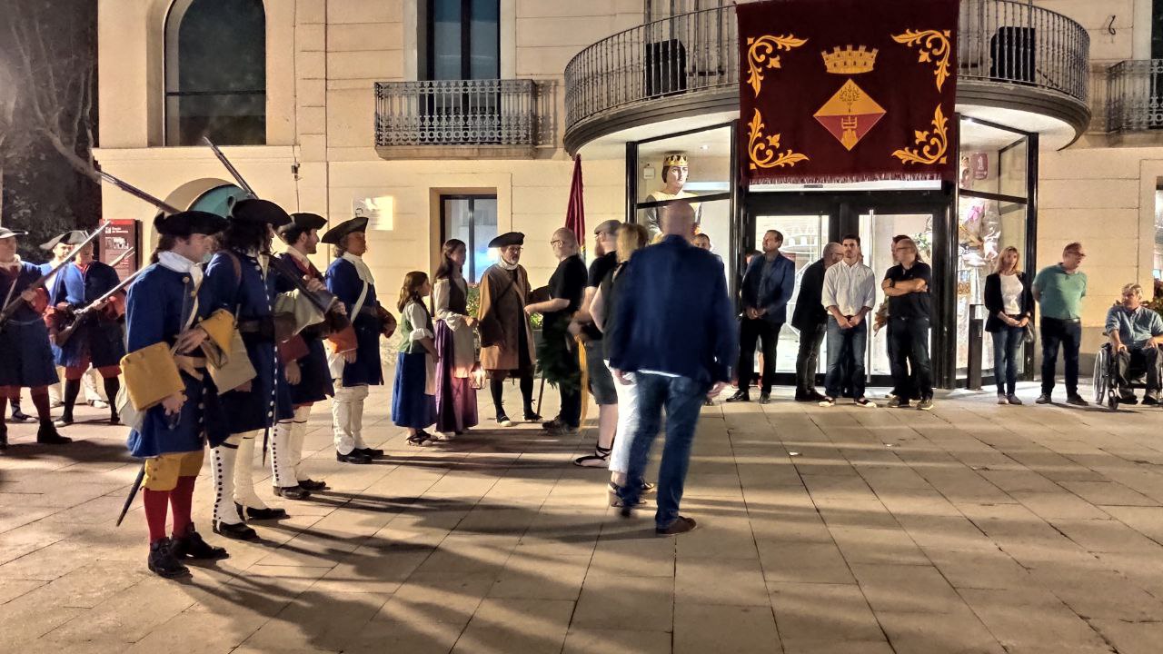 Festa dels Miquelets 2023: acte institucional a la plaça de Fèlix Figueras i Aragay. 