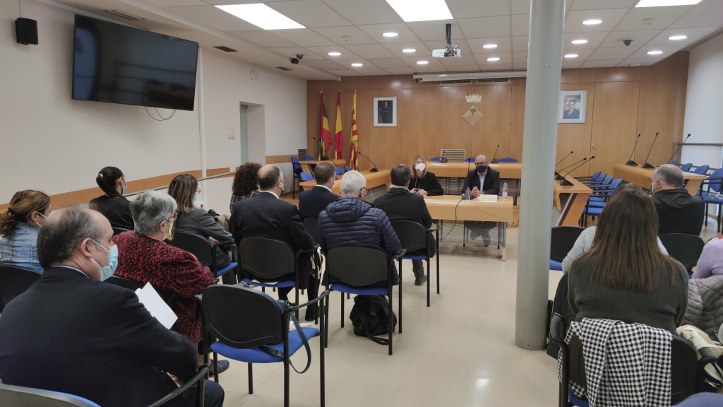 Assistents a la presentació de la guia contra els maltractaments de la gent gran