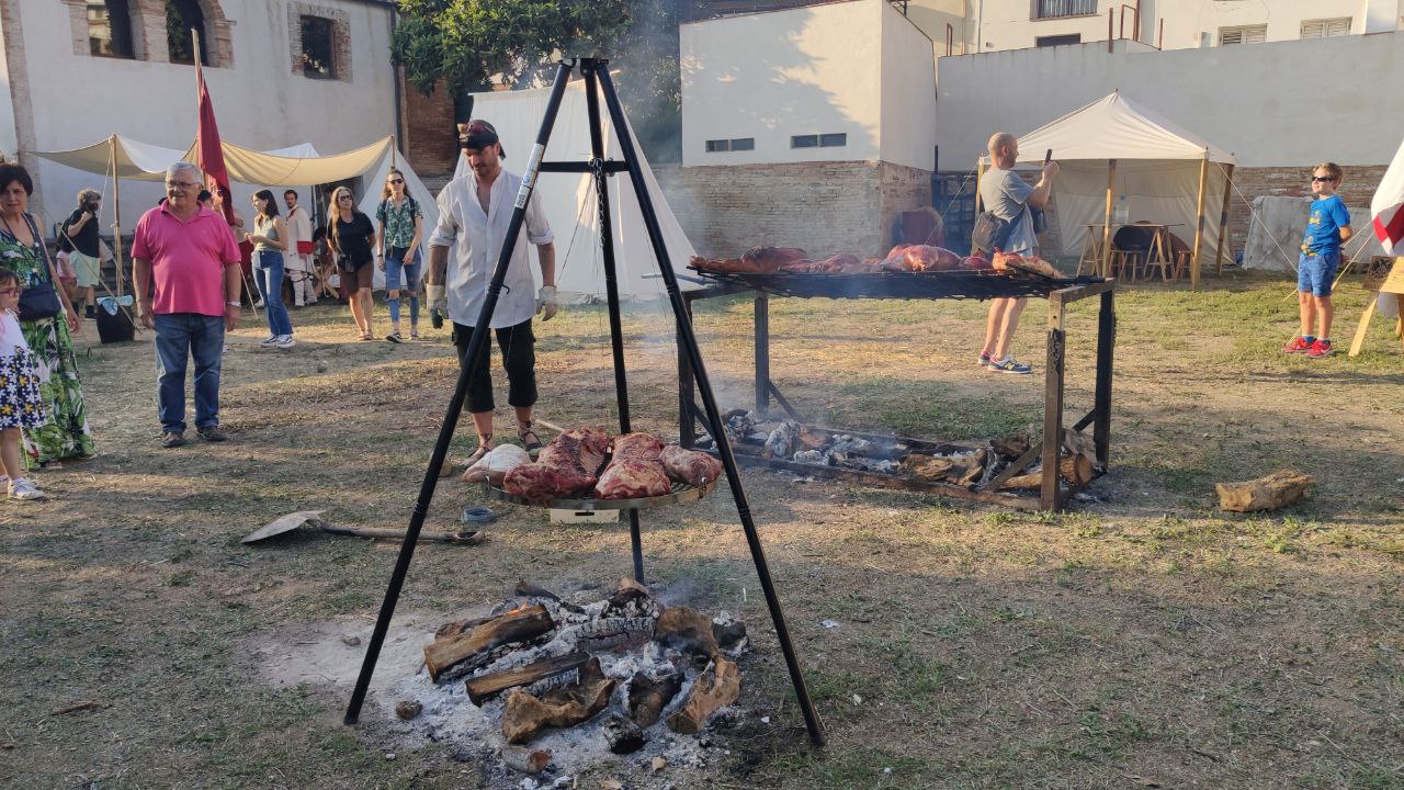 Festa dels Miquelets 2023: campament al Centre Cultural de Cal Puigjaner.