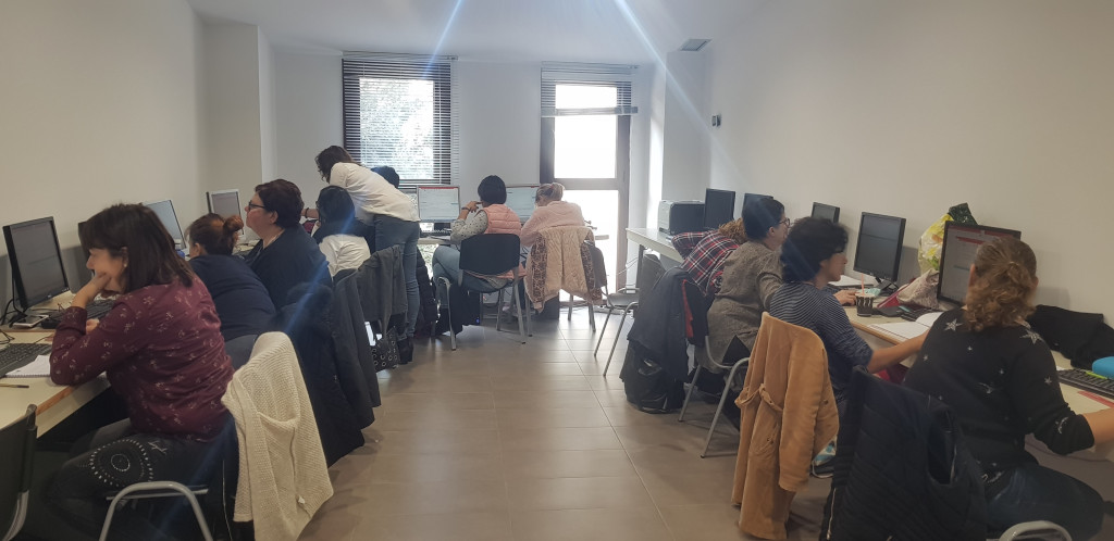 Participants del curs d'inserció laboral per dones olesanes