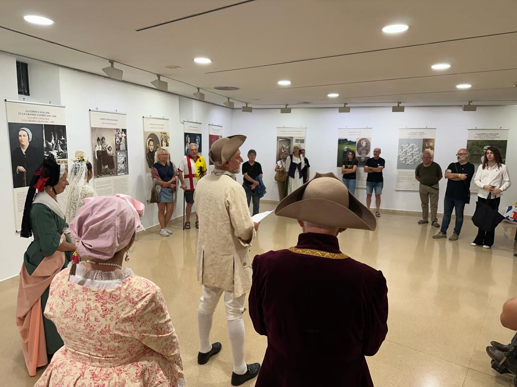 Festa dels Miquelets 2023: inauguració de l'exposició "La còfia catalana".