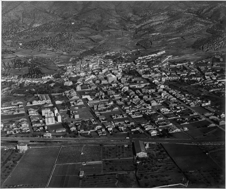 Vista aèria d'Olesa a l'any 1972