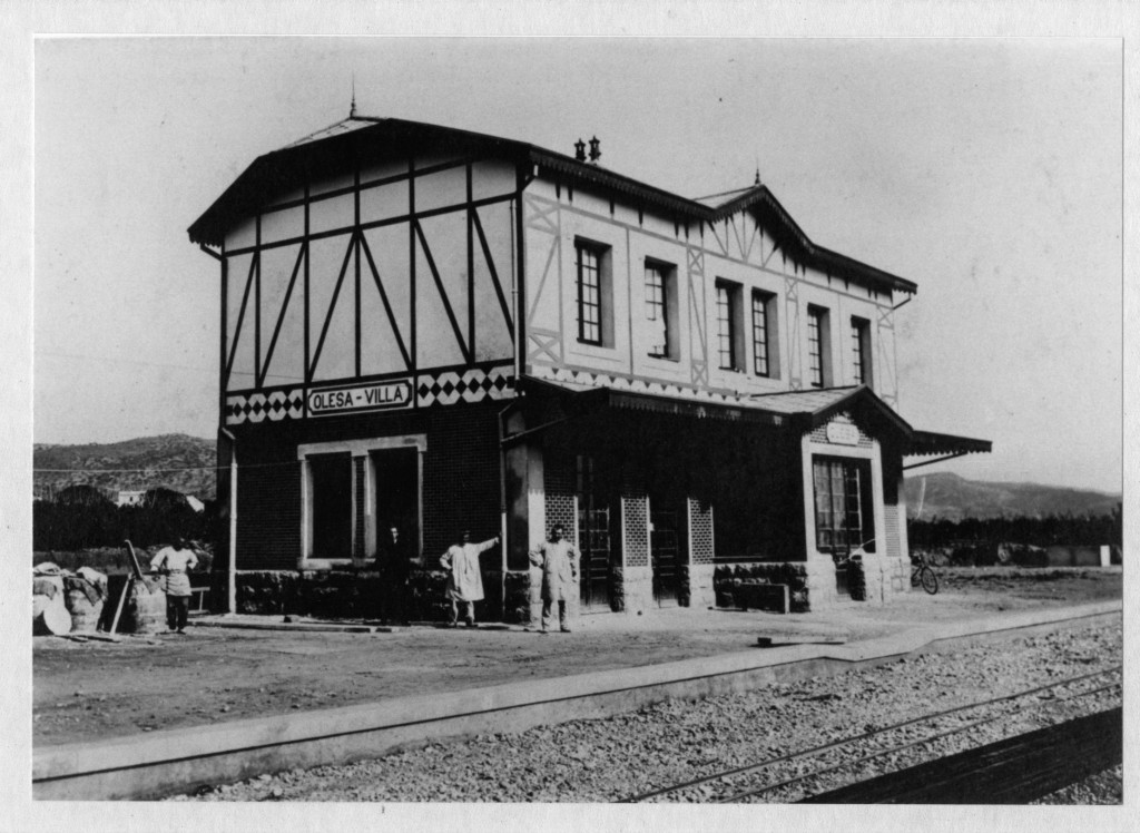 Edifici principial de l'Estació d'Olesa d'autor desconegut al 1922