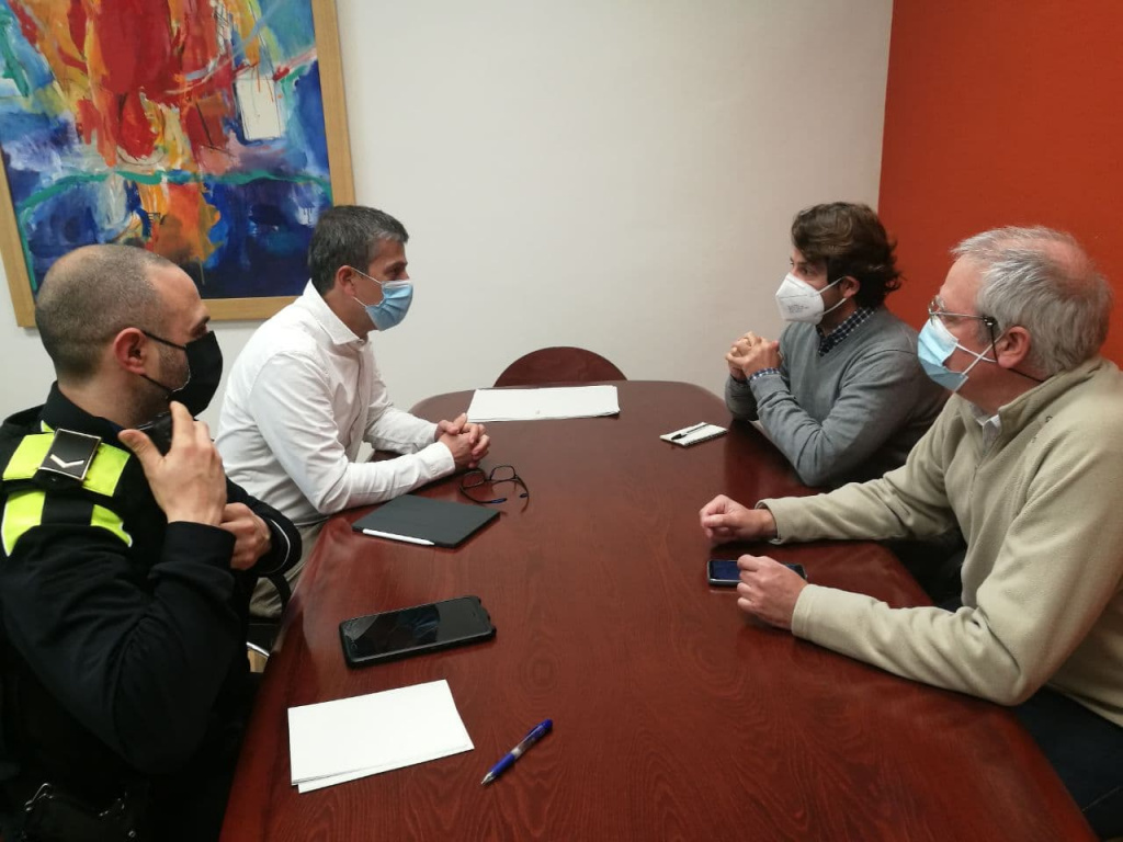 Reunió ajuntament amb Gerència d'Obres de carreteres e infraestructures, Director de l'obra i representants policia