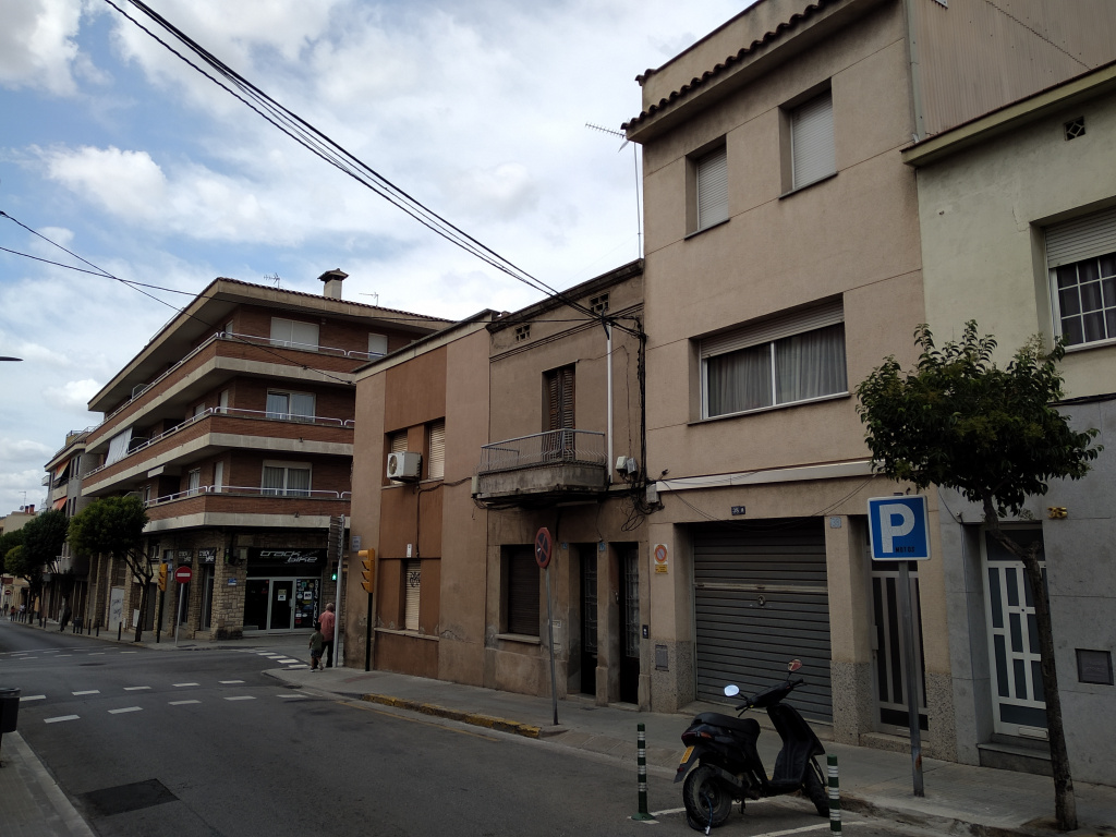 Vista de les façanes d'un carrer