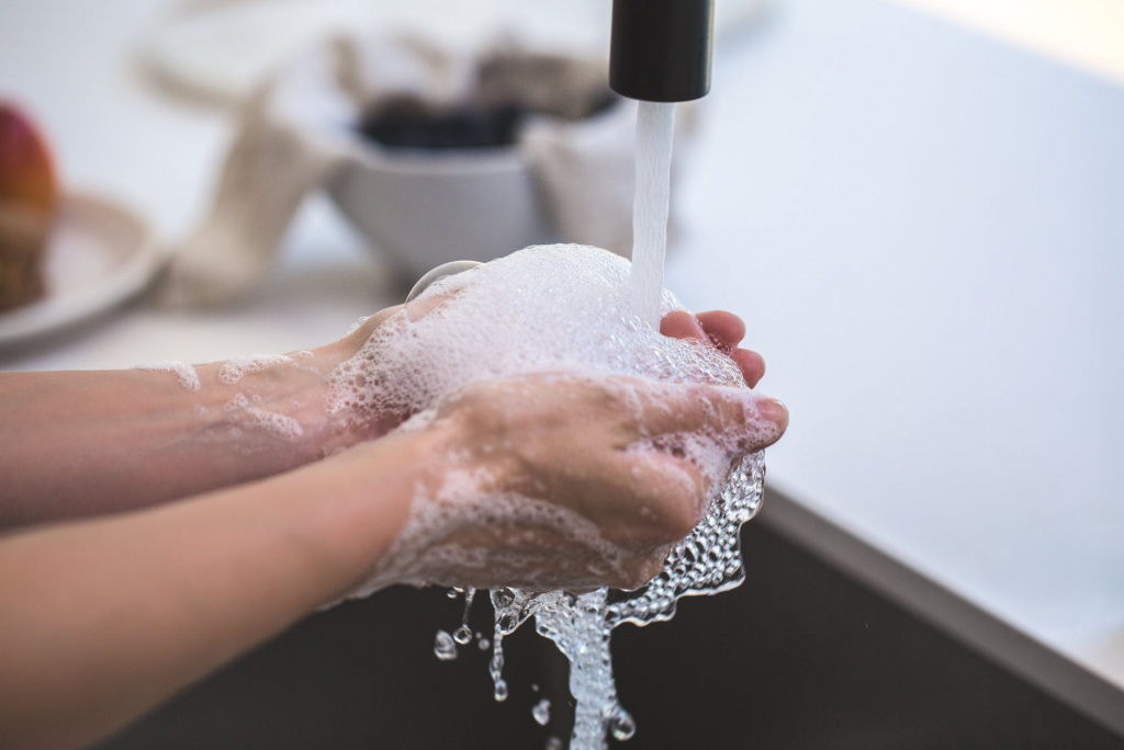 Imatge de rentat de mans