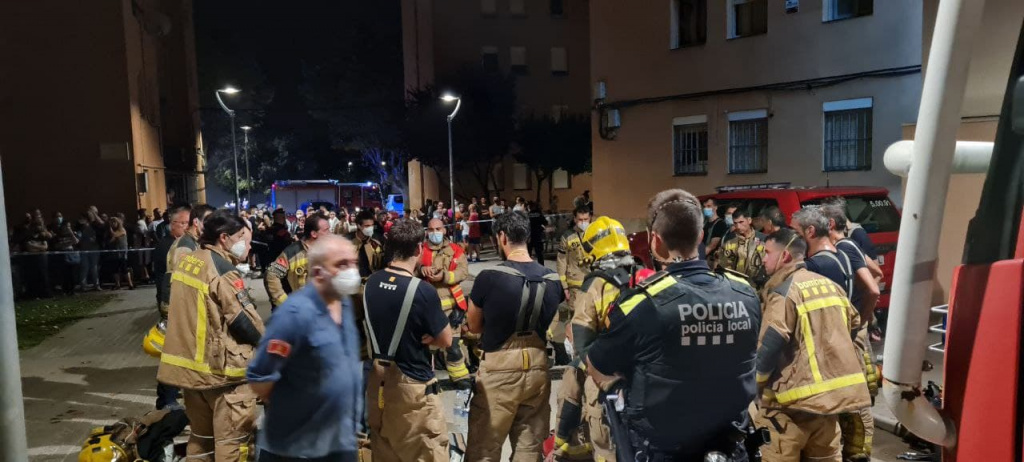 Reunió de les unitats de bombers al carrer