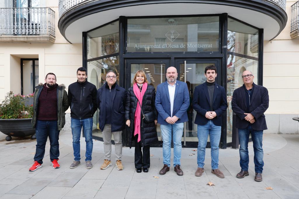 Visita de la presidenta de la Diputació de Barcelona, Lluïsa Moret, a l'Ajuntament per a les obres d'ampliació de la biblioteca Santa Oliva