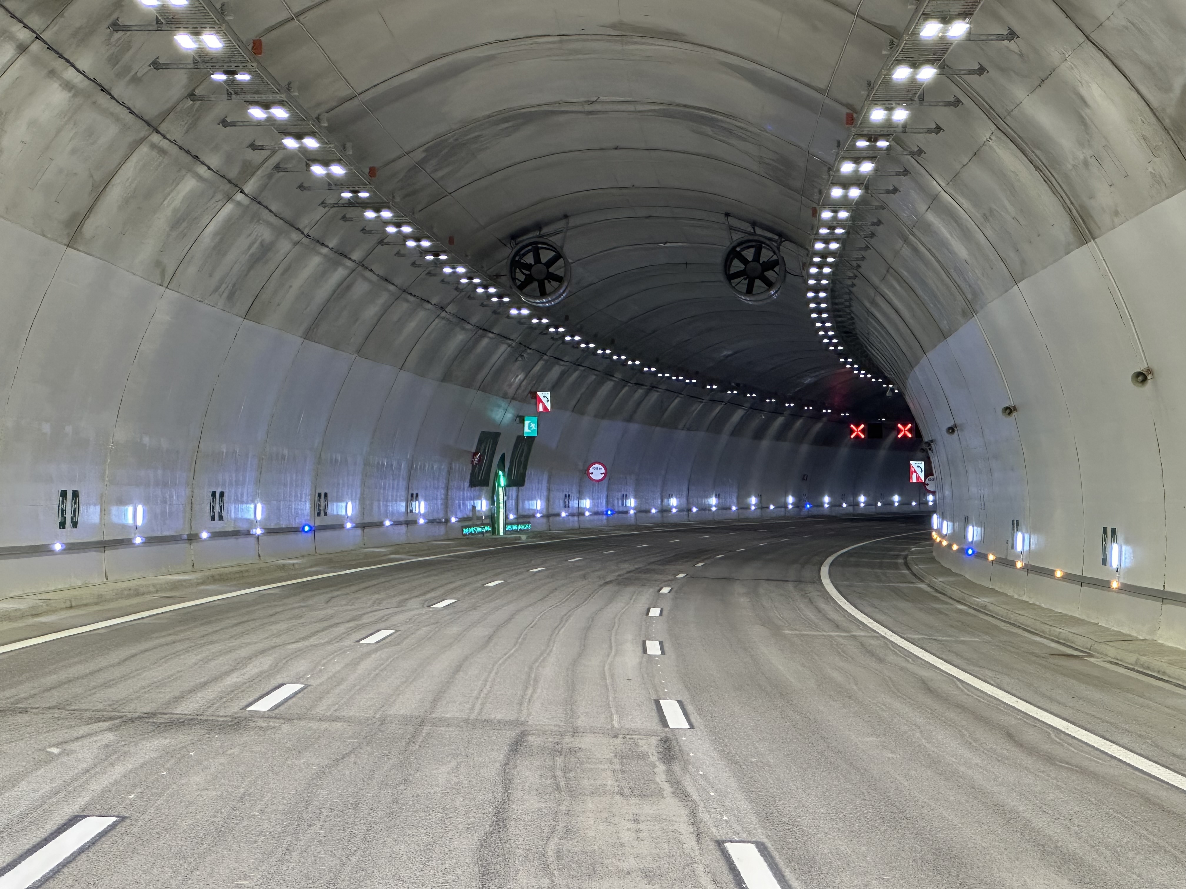 B-40 Túnel a punt de ser inaugurat