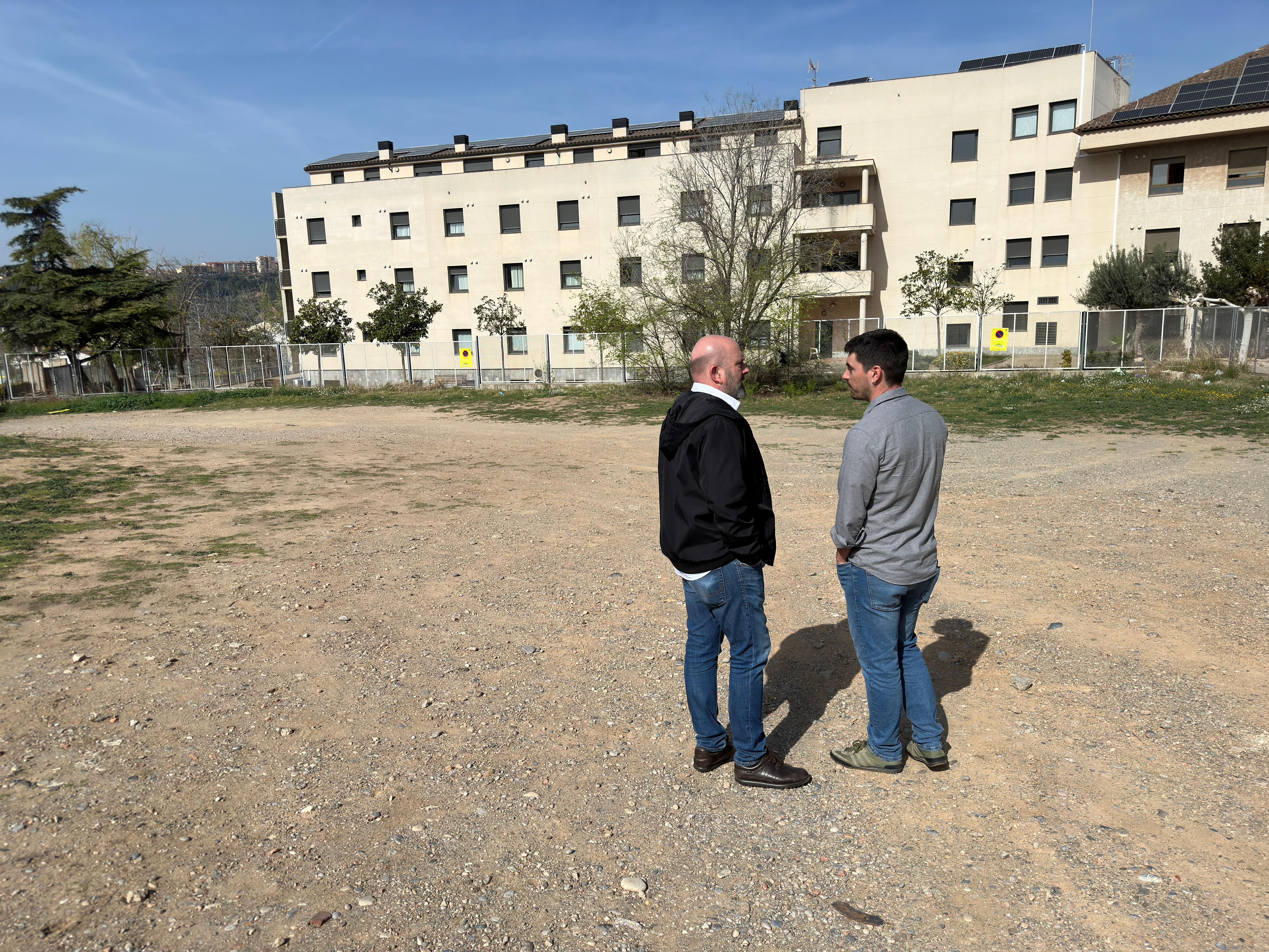 Primera visita d'obra als pisos de lloguer assequible del carrer Indústria