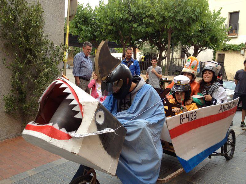 Fotografia d'una de les andròmines participants a la baixada de 2013