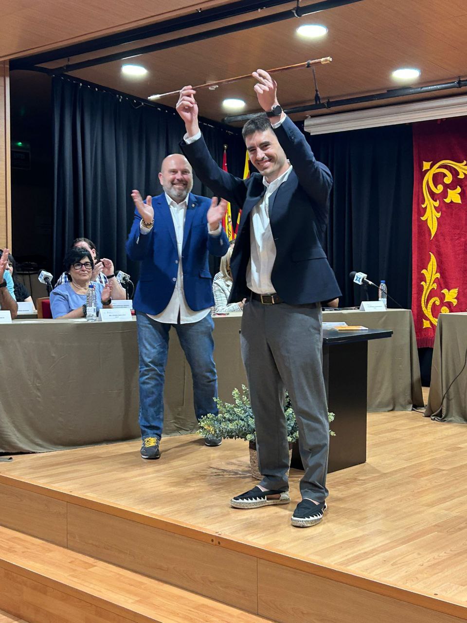 Marc Serradó rep la vara d'alcalde en el Ple del 14 de juny de 2025