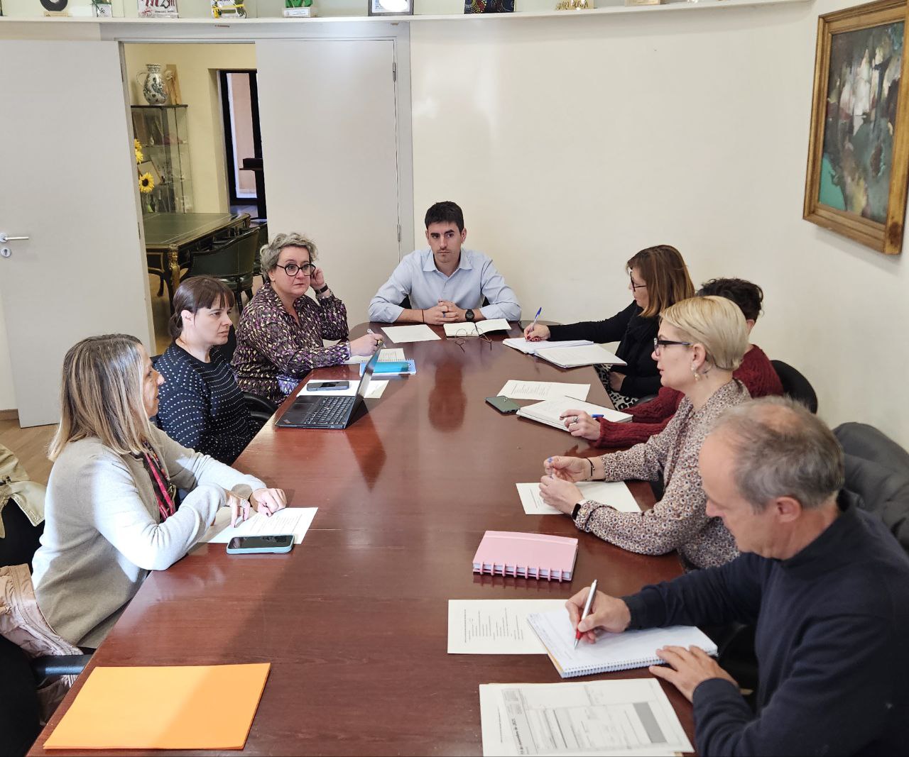 Reunió de l'Ajuntament d'Olesa amb els responsables dels serveis sanitiaris. 