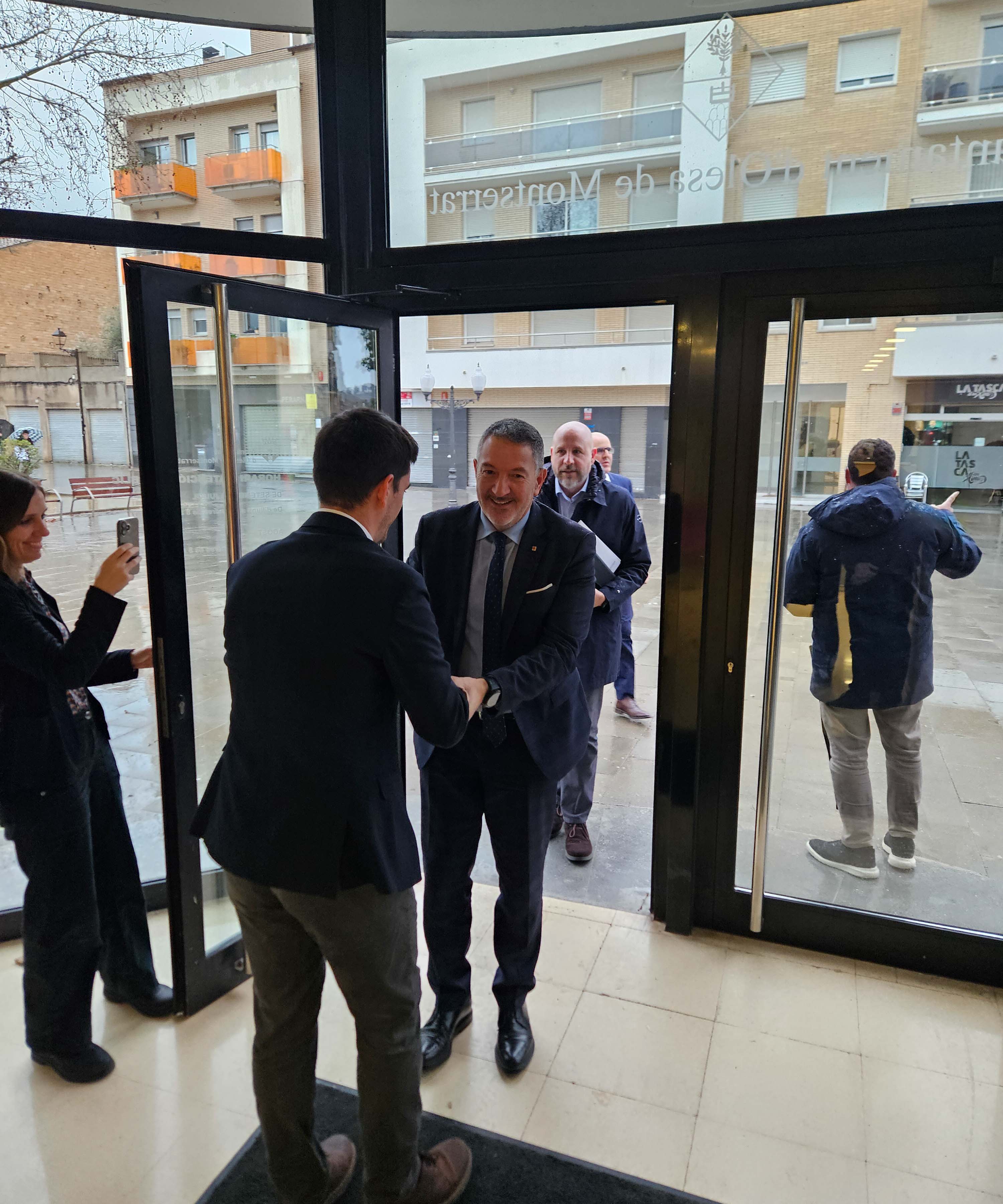 Visita del conseller d'Empresa i Treball, Miquel Sàmper, a l'Ajuntament d'Olesa el 13 de febrer de 2026