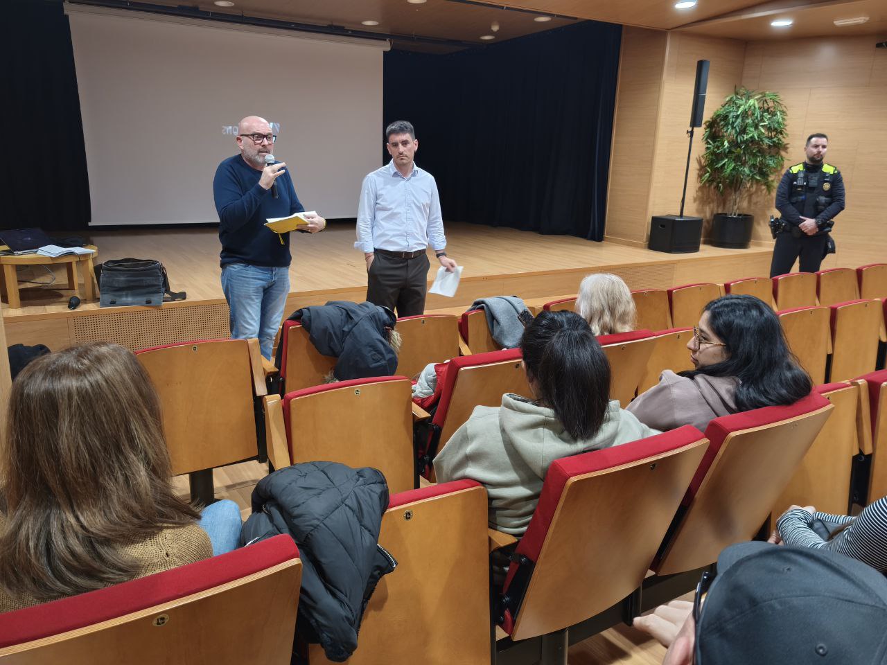 Foto_reunió informativa als usuaris de Monbús_250226