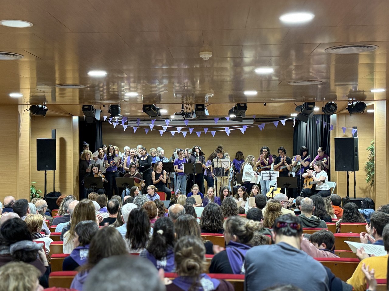 Acte institucional del 8M a Olesa