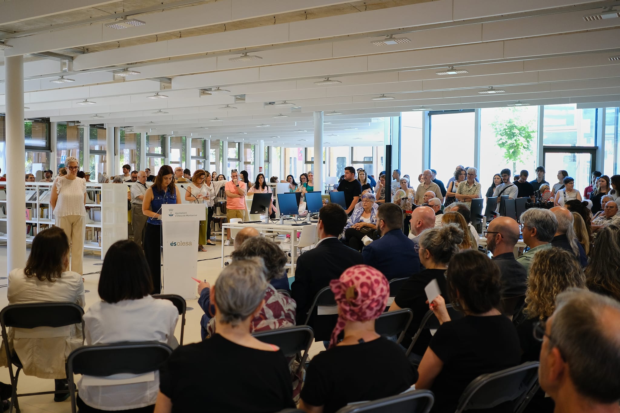 Foto_inauguració de la biblioteca Santa Oliva