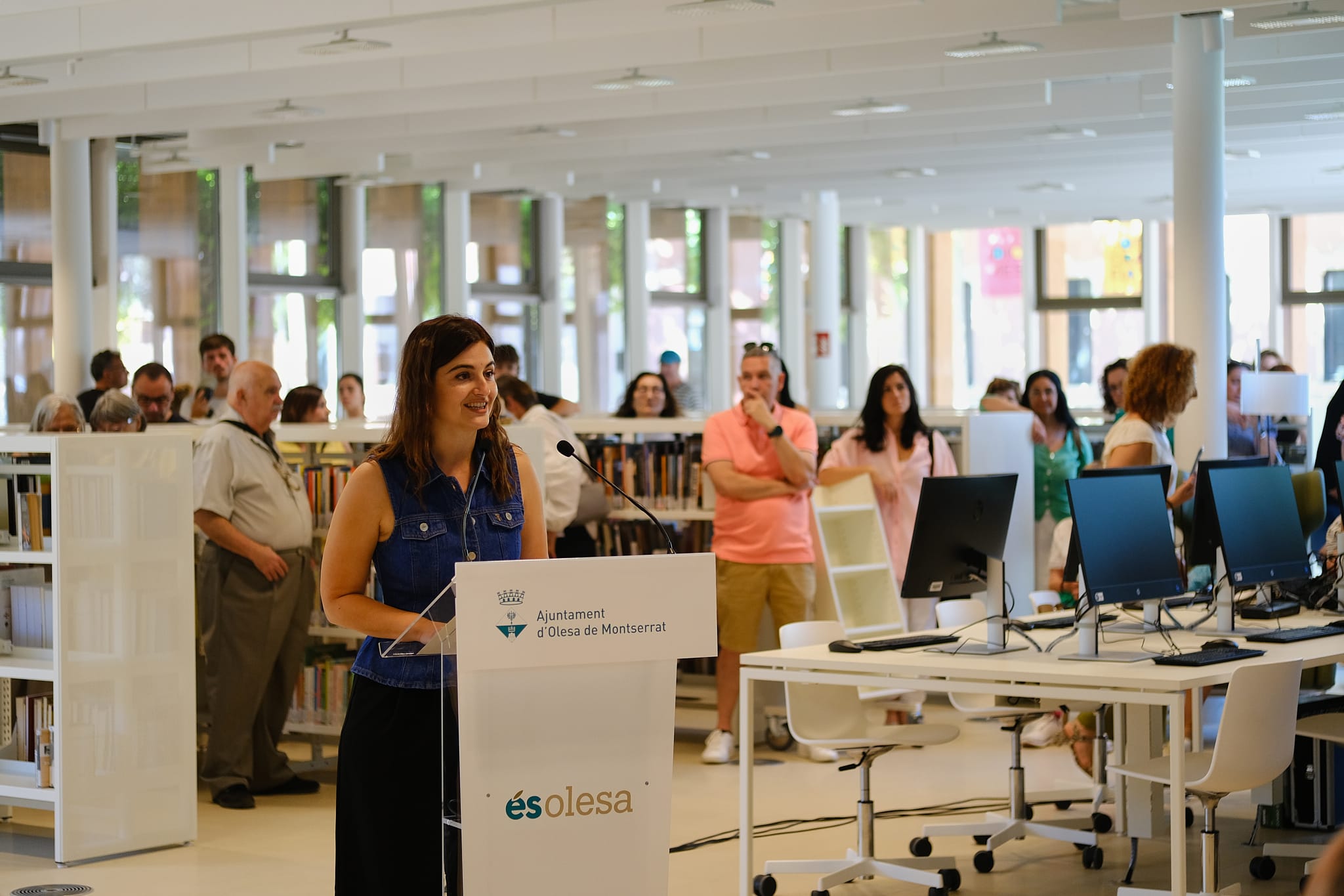 Foto_inauguració de la biblioteca Santa Oliva