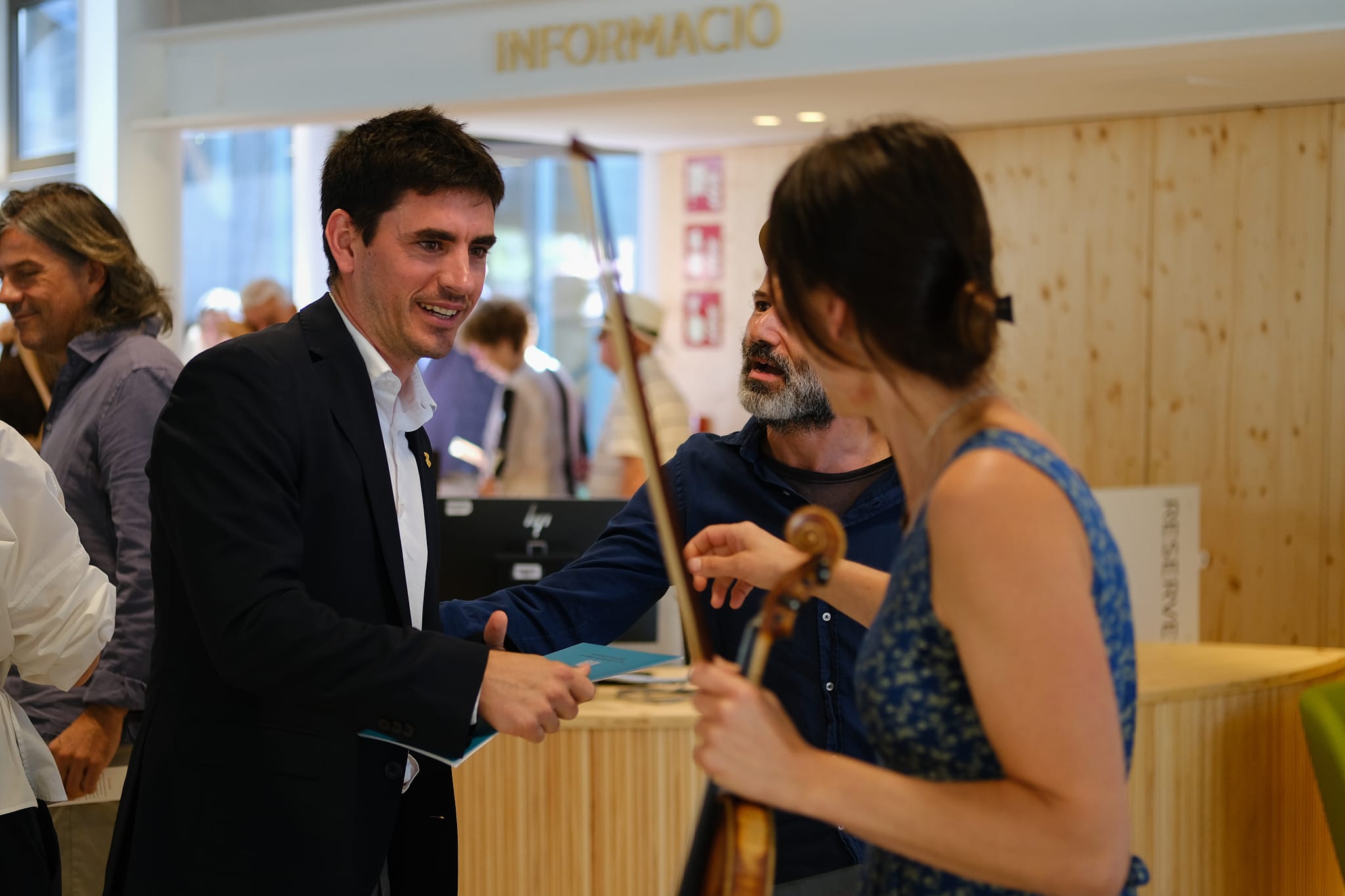 Foto_inauguració de la biblioteca Santa Oliva