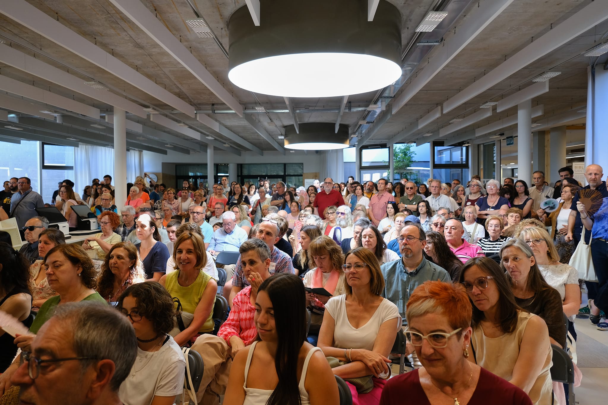 Foto_inauguració de la biblioteca Santa Oliva