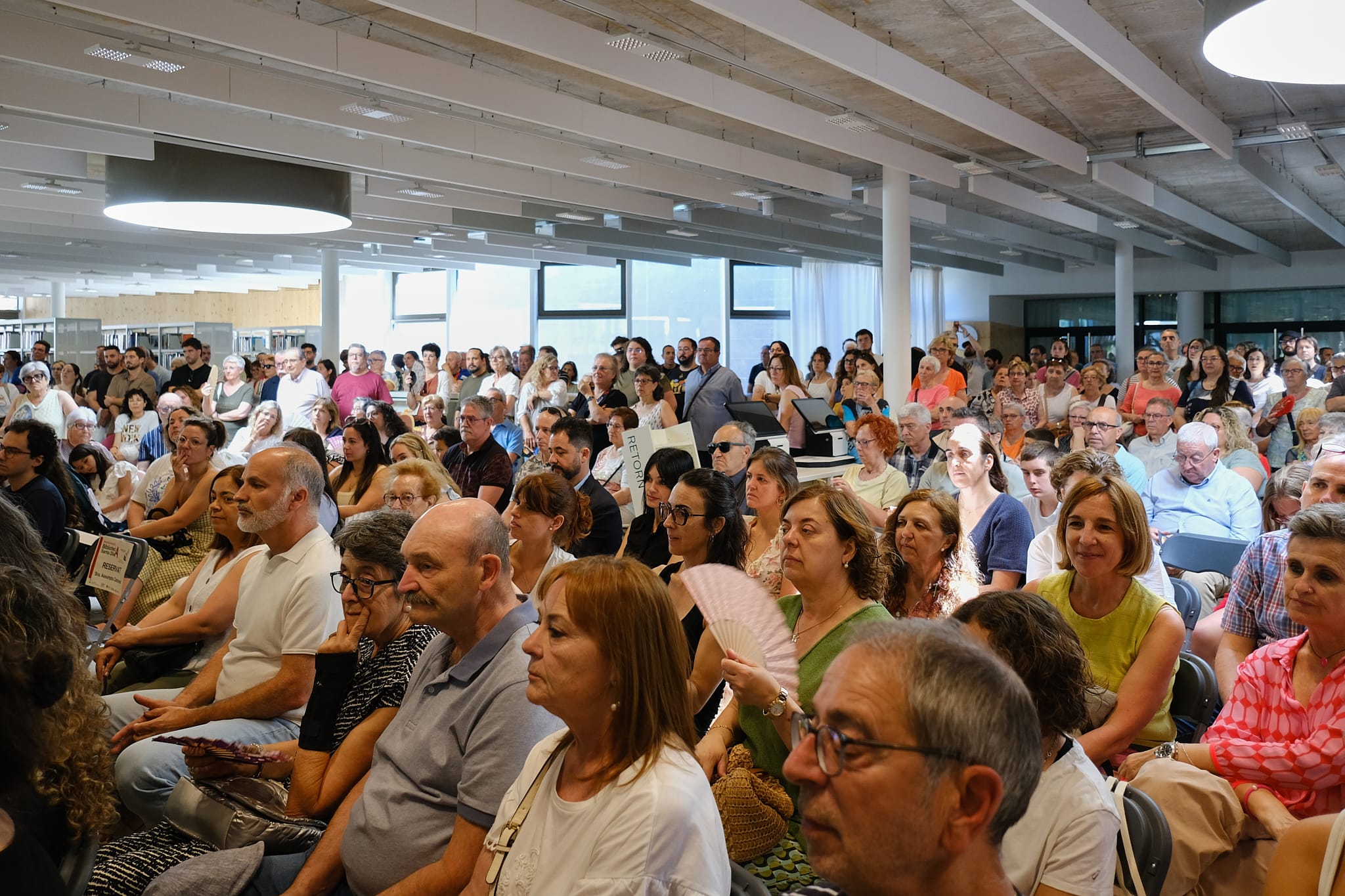 Foto_inauguració de la biblioteca Santa Oliva