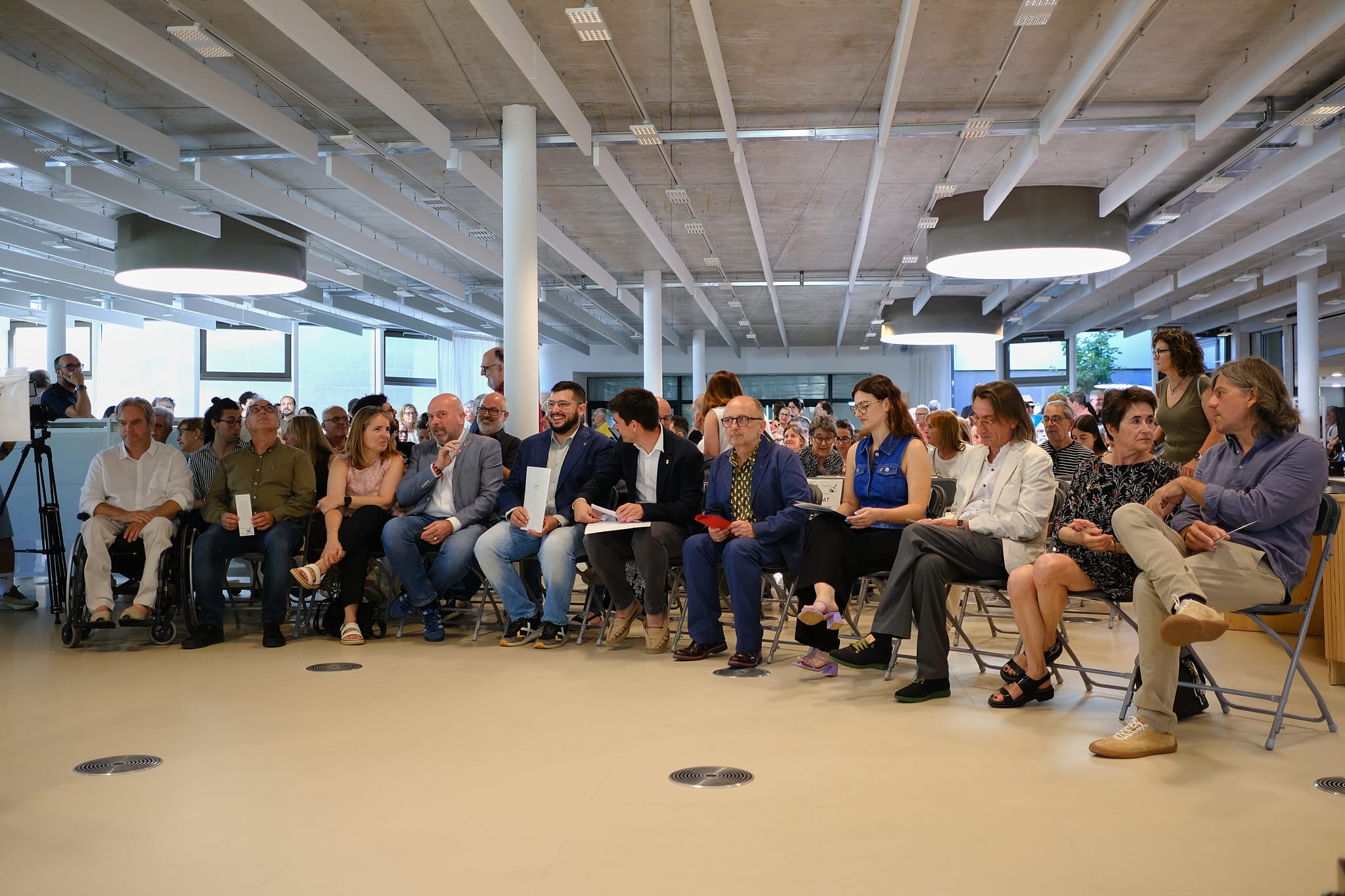 Foto_inauguració de la biblioteca Santa Oliva