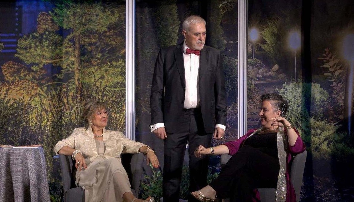 Fotografia de l'obra de teatre "Un estrany visitant", representada al 42è Concurs de Teatre Vila d'Olesa