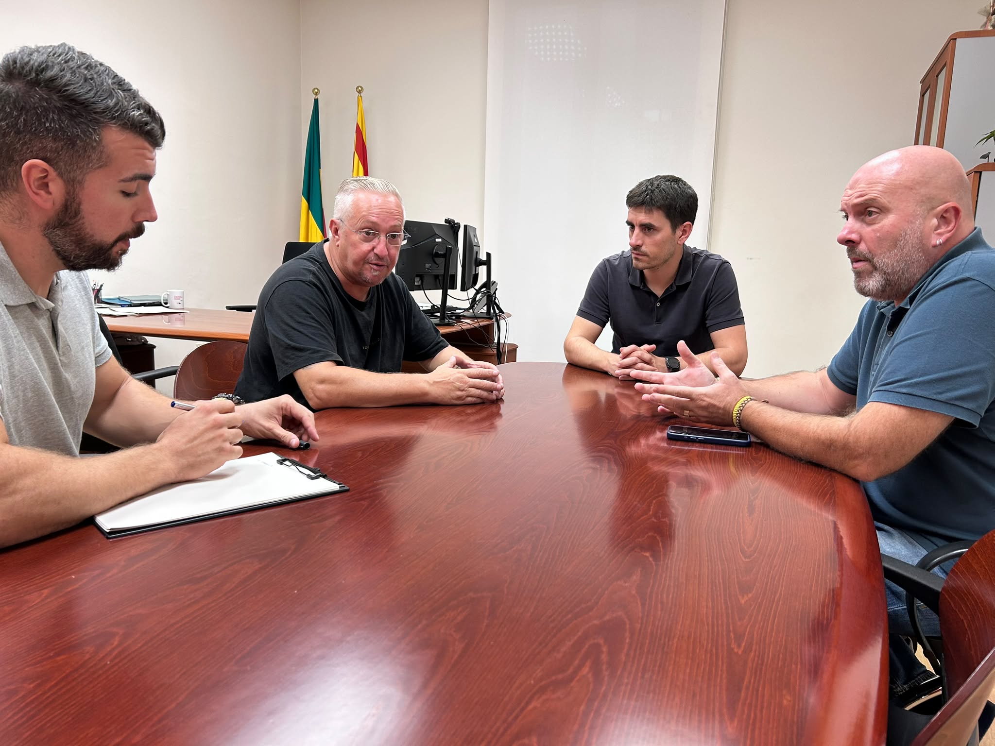 Foto_Reunió de l'Ajuntament d'Olesa amb el representant de l'Associació de Veïns de La Rambla-Eixample