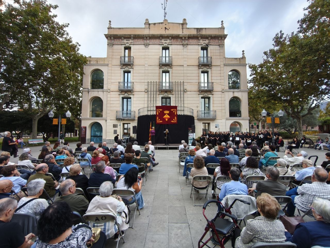 Foto d'un dels instants de l'acte d'inauguració del Memorial de les víctimes olesanes