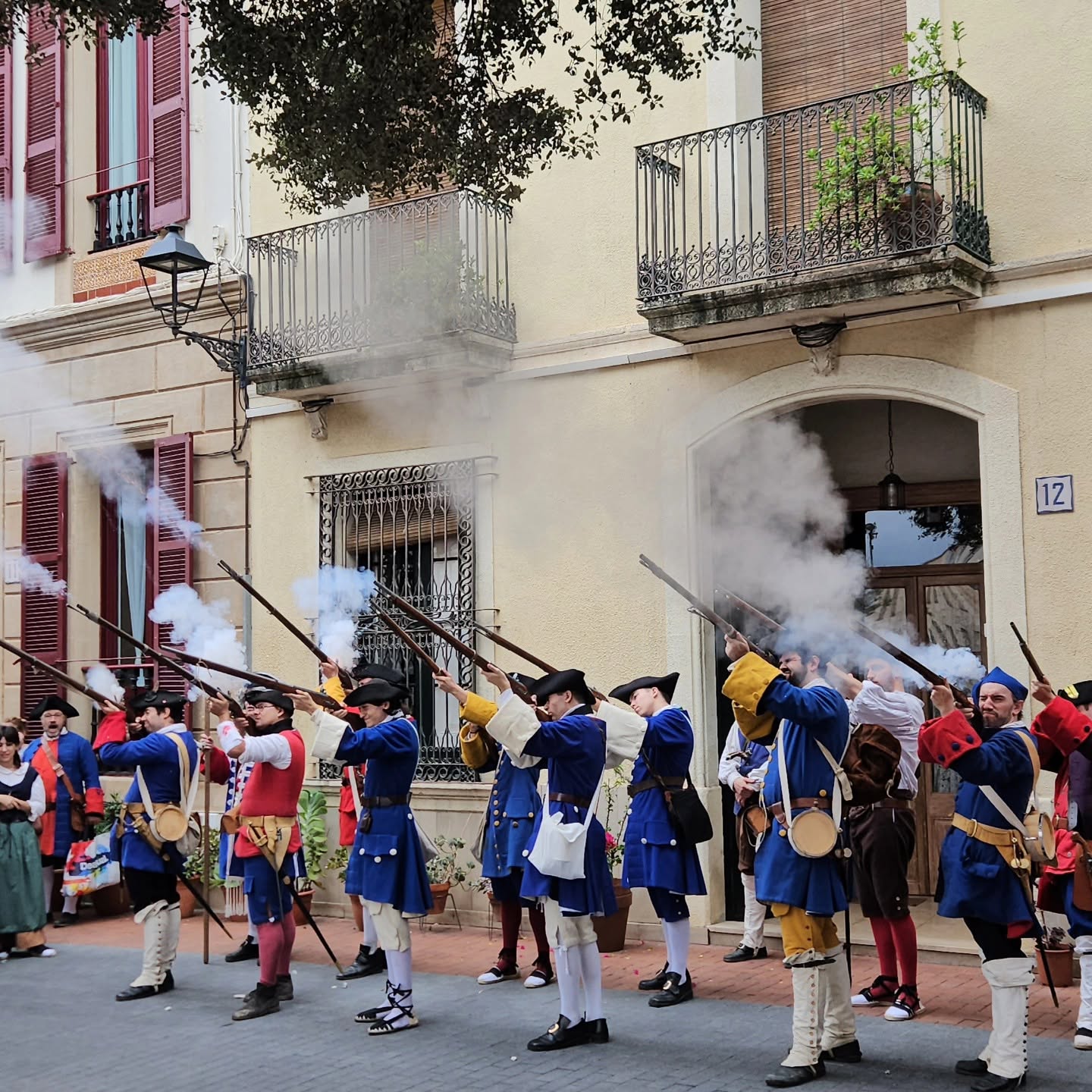 La Festa dels Miquelets 2026. Salves d'honor en l'ofrena al Memorial 158