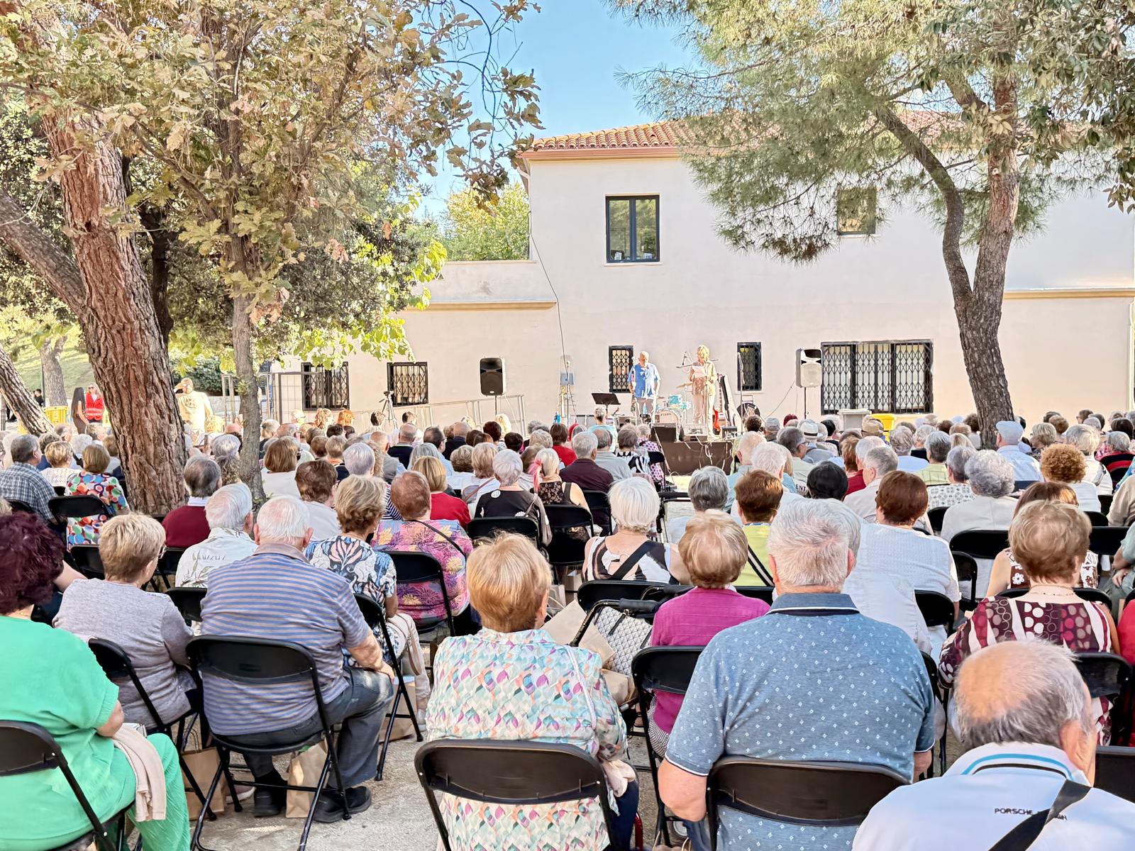 Festa del Dia Internacional de les Persones Grans 2025, amb Los Guateques de Rony Lomas